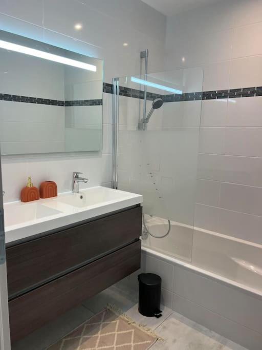 Maison Neuve De Standing 150 M2 Croix-Chapeau Extérieur photo
